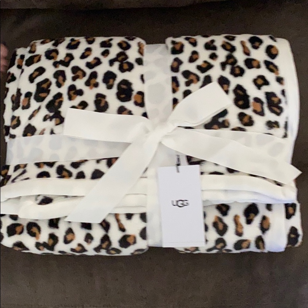 UGG Duffield Throw II